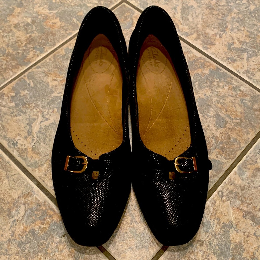 Clarks Artisan Gold buckled leather with 1” heel. Top quality and condition.